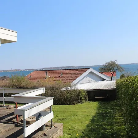 Tekla - 70m To The Fjord By Interhome *