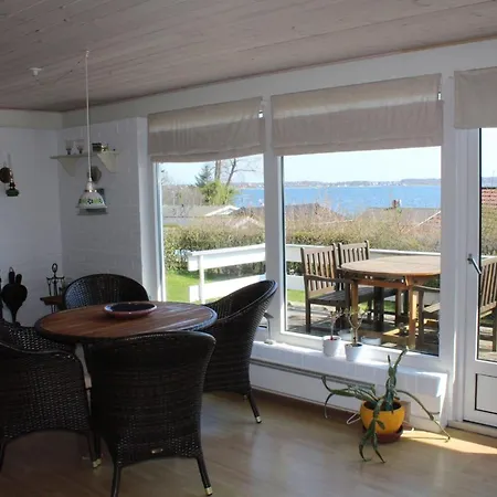 בית נופש Tekla - 70m To The Fjord By Interhome גראסטן