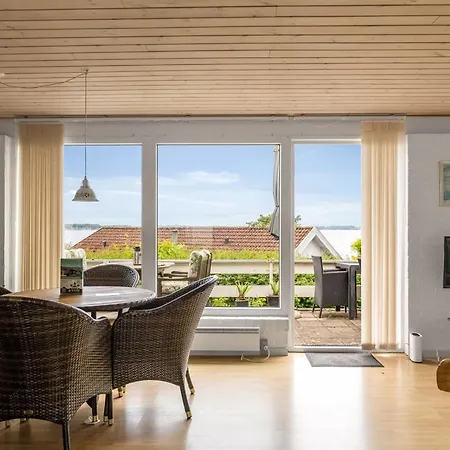 Nyaraló Tekla - 70m To The Fjord By Interhome *