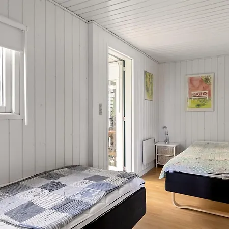 Tekla - 70m To The Fjord By Interhome