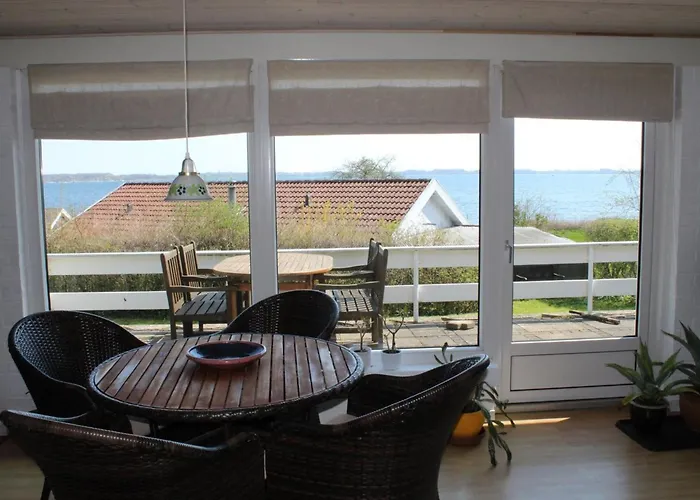 Tekla - 70m To The Fjord By Interhome Gråsten